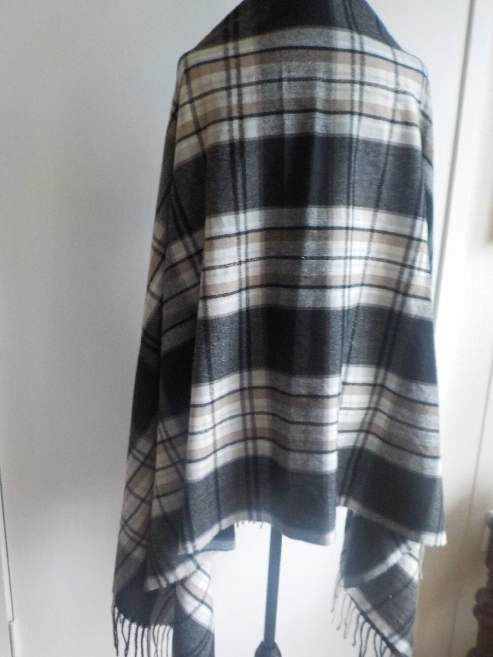 Vince Camuto Scarf Shawl Wrap - Brown Black Grey White Plaid (2583)
